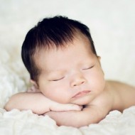 Изучим что означает зеленый кал у грудничка или новорожденного малыша — что необходимо предпринять родителям?
