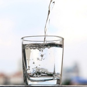 пить большое количество воды
